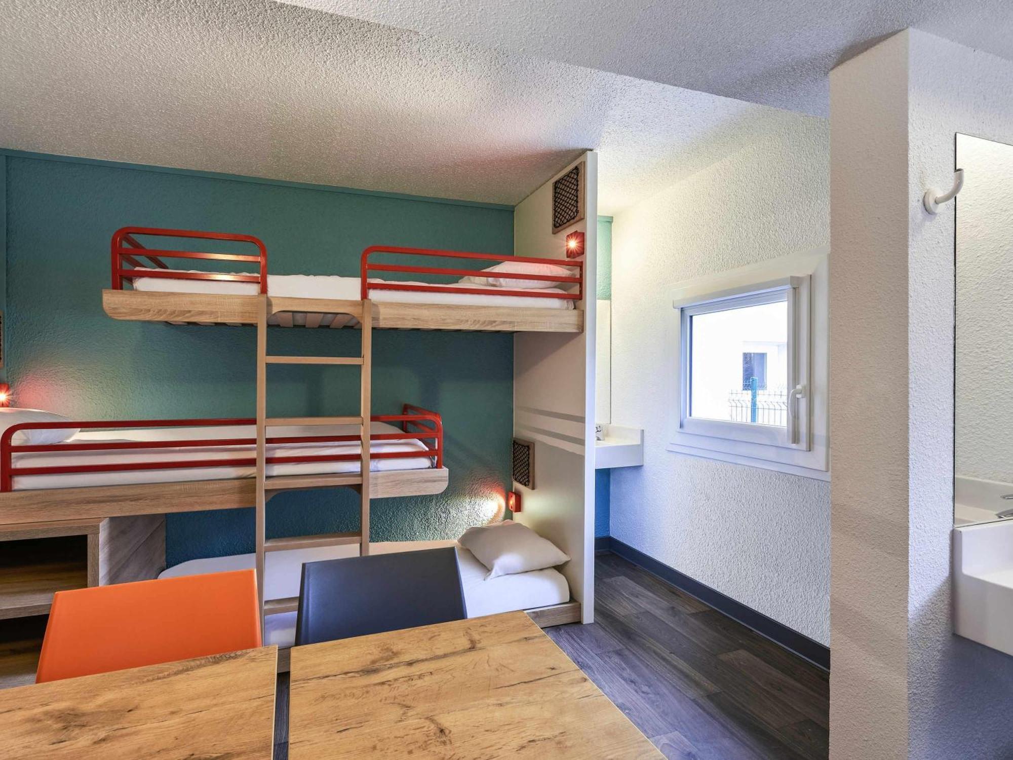 Bed 6-Bed Mixed Dormitory Room